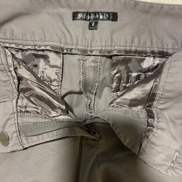 (2) Pair of Ladies Capri Style Pants / Daisy Fuentes / Sized 8 - Picture 3 of 6